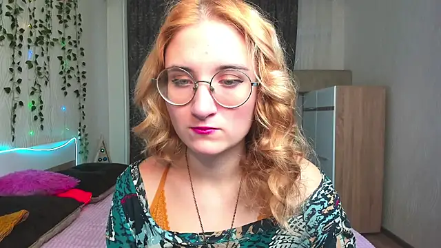 Snapshot of Miss_Elsa_ chatting on 12-20-24, 03:36 Miss Elsa online show from 12-20-24, 03:36