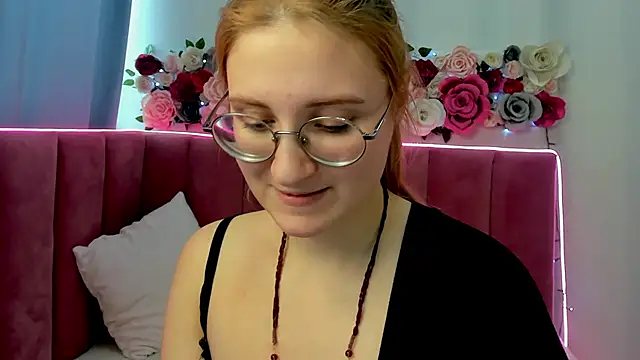Snapshot of Miss_Elsa_ chatting on 01-31-25, 07:39 Miss Elsa online show from 01-31-25, 07:39