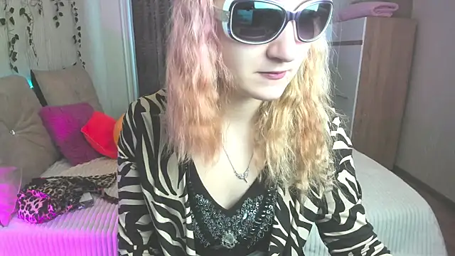 Snapshot of Miss_Elsa_ chatting on 02-07-25, 03:45 Miss Elsa online show from 02-07-25, 03:45