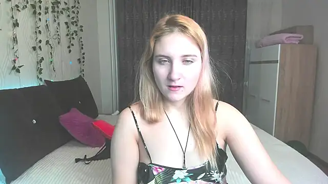 Snapshot of Miss_Elsa_ chatting on 02-11-25, 02:35 Miss Elsa online show from 02-11-25, 02:35