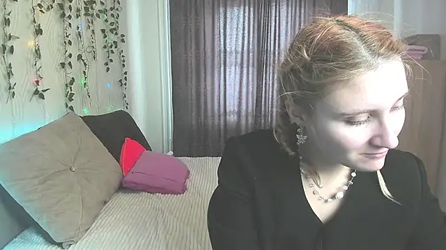 Snapshot of Miss_Elsa_ chatting on 02-12-25, 07:44 Miss Elsa online show from 02-12-25, 07:44