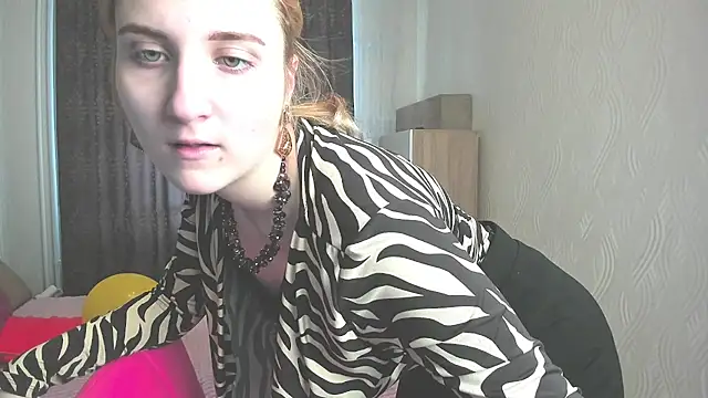 Snapshot of Miss_Elsa_ chatting on 02-14-25, 03:43 Miss Elsa online show from 02-14-25, 03:43