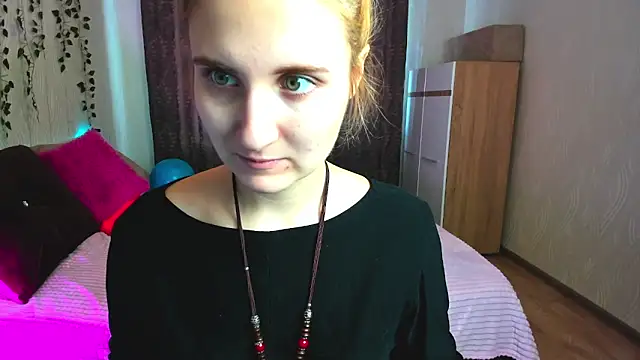 Snapshot of Miss_Elsa_ chatting on 02-15-25, 03:52 Miss Elsa online show from 02-15-25, 03:52