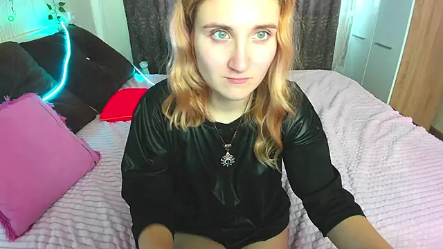 Snapshot of Miss_Elsa_ chatting on 02-20-25, 09:44 Miss Elsa online show from 02-20-25, 09:44