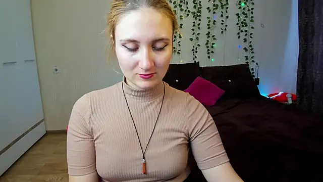 Snapshot of Miss_Elsa_ chatting on 03-10-25, 02:50 Miss Elsa online show from 03-10-25, 02:50