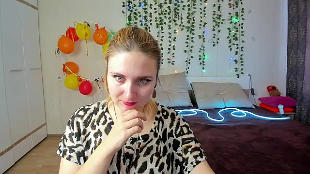 Snapshot of Miss_Elsa_ chatting on 03-17-25, 03:57 Miss Elsa online show from 03-17-25, 03:57