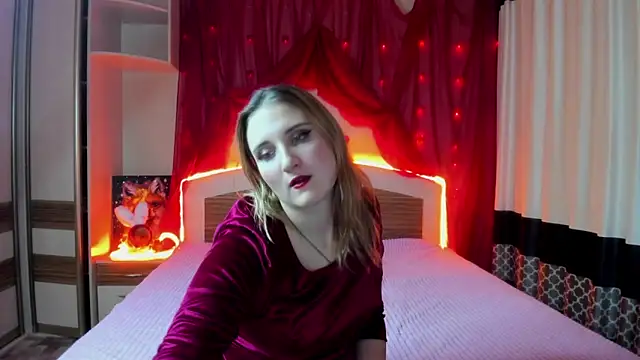 Miss Elsa  online show from 12-14-25, 04:45