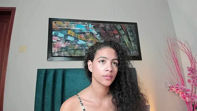 AntonellaHall  online show from 12-05-25, 12:03