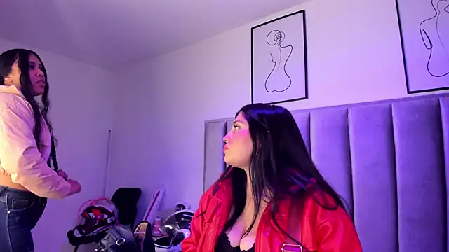 Laiia Page online show from 12-17-25, 12:44