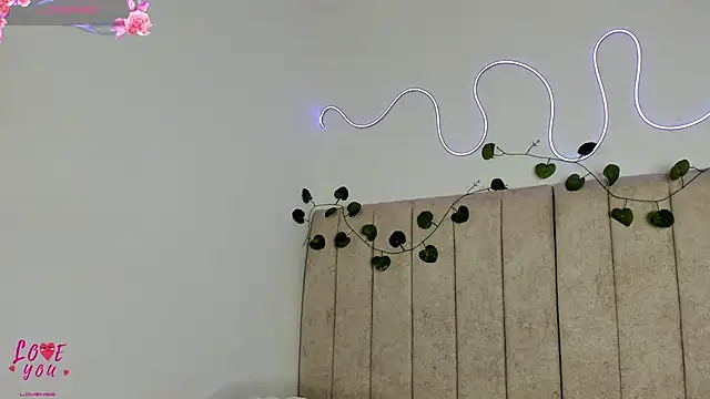 Snapshot of Kaseydelvey chatting on 10-20-25, 10:54 Kaseydelvey online show from 10-20-25, 10:54