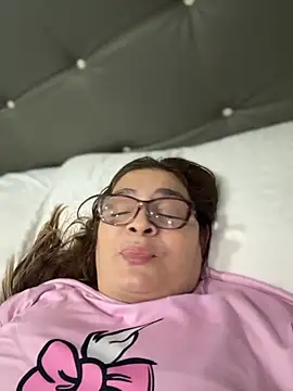 Snapshot of AntonellaAlondra4 chatting on 11-18-25, 04:06 AntonellaAlondra4 online show from 11-18-25, 04:06