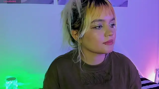 Pretty  zoe online show from 03-18-25, 11:09