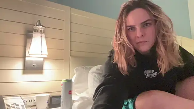 Snapshot of brattyisback chatting on 01-13-25, 07:43 brattyisback online show from 01-13-25, 07:43