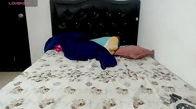 Snapshot of reichellbusty chatting on 01-16-25, 03:56 reichellbusty online show from 01-16-25, 03:56