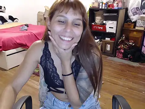 Snapshot of bunnylolaa4 chatting on 02-10-25, 01:03 bunnylolaa4 online show from 02-10-25, 01:03