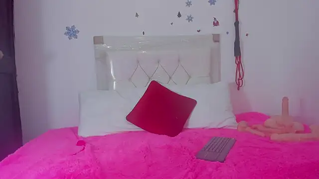 Lori Evanss online show from 12-27-24, 06:03