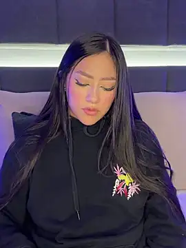 nicolle pierce online show from 02-05-25, 03:42