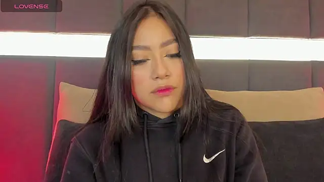 nicolle pierce online show from 02-27-25, 12:23