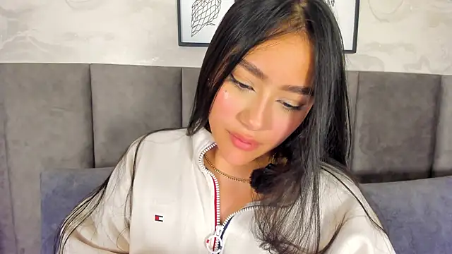 nicolle pierce online show from 12-18-25, 11:33