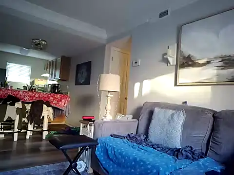 Snapshot of TeacherCreator chatting on 01-17-25, 09:39 TeacherCreator online show from 01-17-25, 09:39