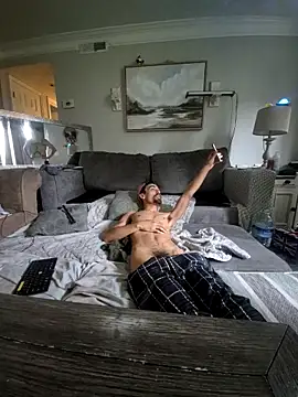 Snapshot of TeacherCreator chatting on 10-27-25, 04:44 TeacherCreator online show from 10-27-25, 04:44