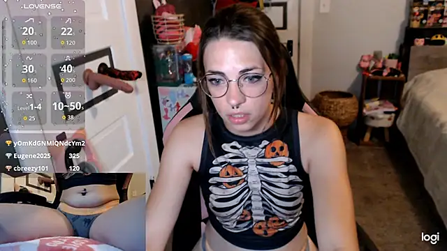 KSwonderland6 online show from 10-31-25, 01:45