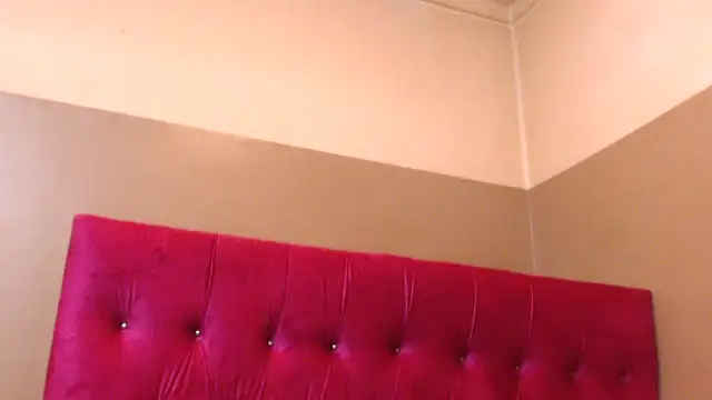 kittykhloe22 online show from 02-15-25, 05:50