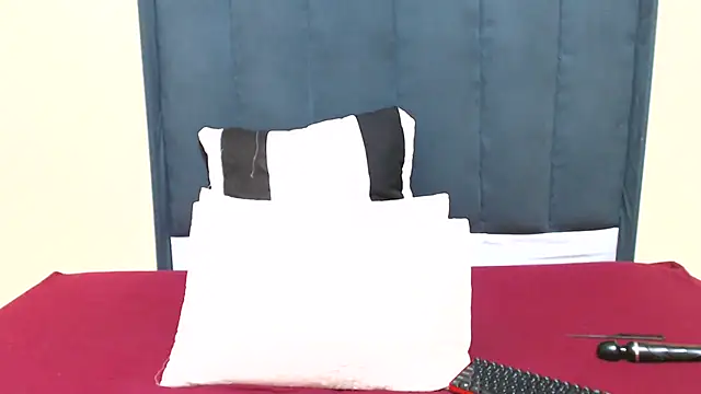 kittykhloe22 online show from 03-13-25, 07:06