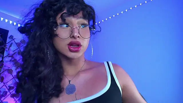 Snapshot of Heka_Prudence chatting on 12-13-24, 04:22 Heka Prudence online show from 12-13-24, 04:22