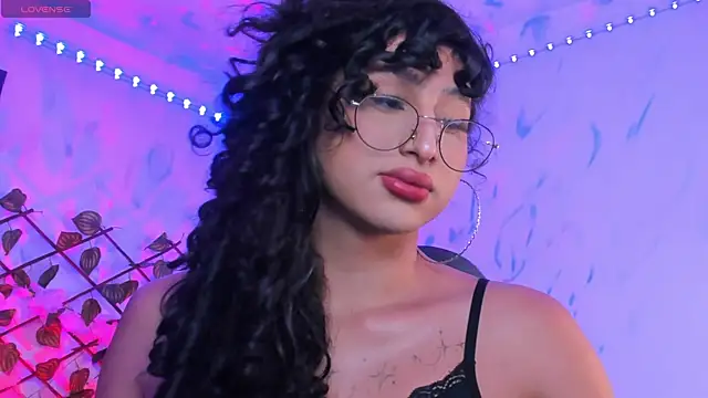 Snapshot of Heka_Prudence chatting on 01-29-25, 04:26 Heka Prudence online show from 01-29-25, 04:26