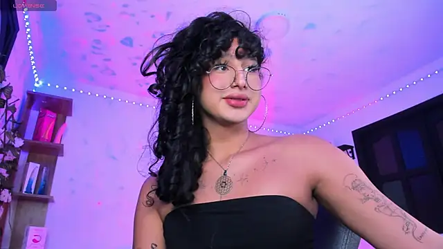 Snapshot of Heka_Prudence chatting on 02-19-25, 06:55 Heka Prudence online show from 02-19-25, 06:55