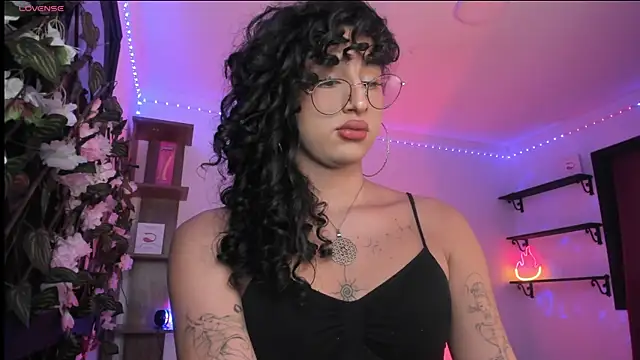 Snapshot of Heka_Prudence chatting on 03-11-25, 02:10 Heka Prudence online show from 03-11-25, 02:10