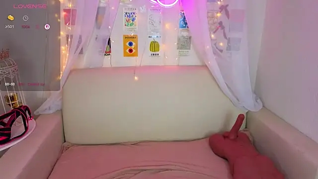 Angel Nikole online show from 11-10-25, 01:48