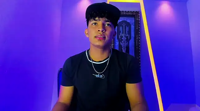 jamescurli  online show from 12-17-24, 07:40