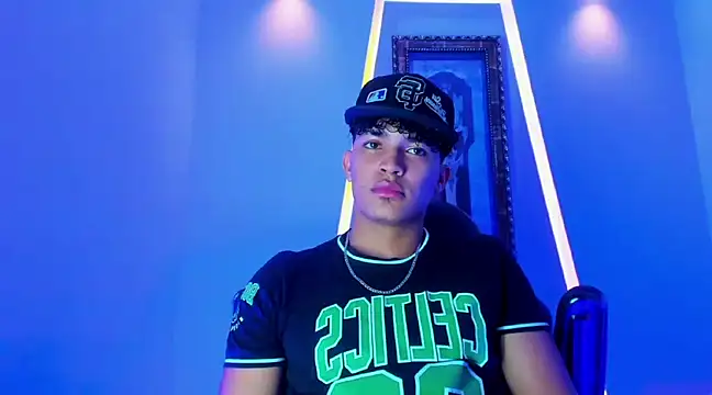 jamescurli  online show from 12-19-24, 07:29