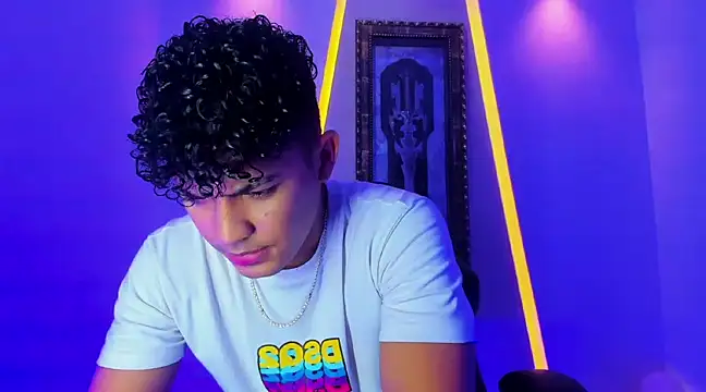 jamescurli  online show from 12-20-24, 07:44