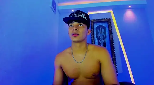 jamescurli  online show from 12-21-24, 11:22