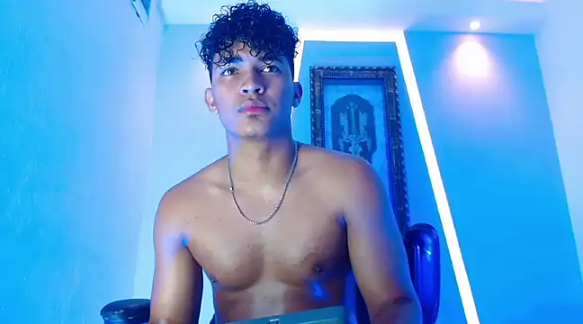 jamescurli  online show from 12-22-24, 05:34