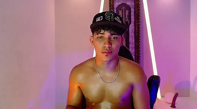 jamescurli  online show from 12-23-24, 09:05