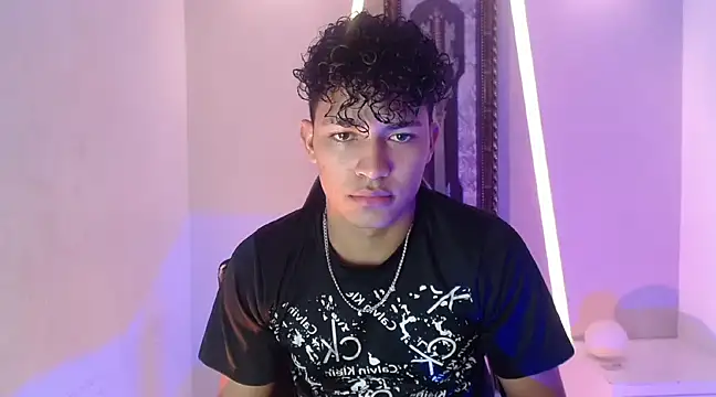 jamescurli  online show from 12-24-24, 06:00