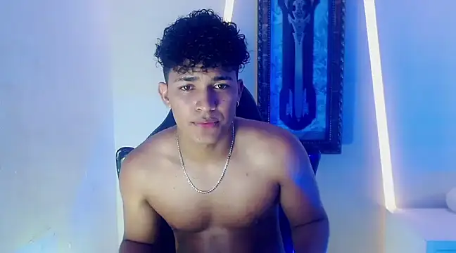 jamescurli  online show from 01-04-25, 08:17