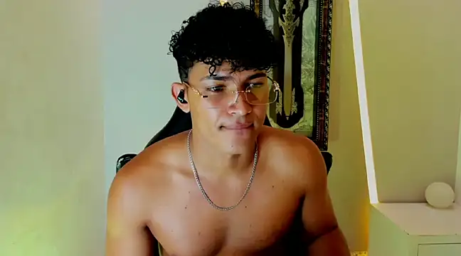 jamescurli  online show from 01-05-25, 09:48