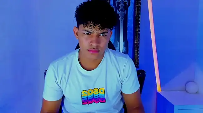 jamescurli  online show from 01-07-25, 05:33