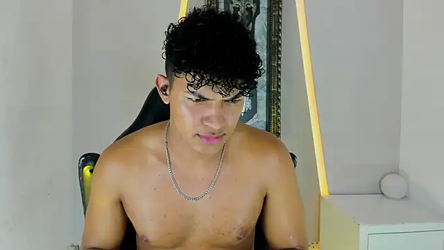 jamescurli  online show from 01-07-25, 09:07