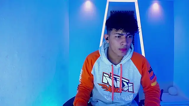 jamescurli  online show from 01-14-25, 04:57