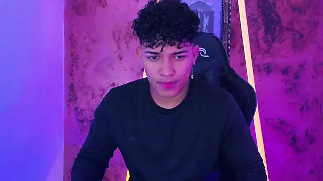 jamescurli  online show from 01-23-25, 04:09