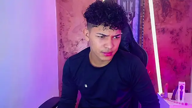 jamescurli  online show from 01-26-25, 04:41