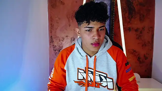 jamescurli  online show from 01-28-25, 04:39