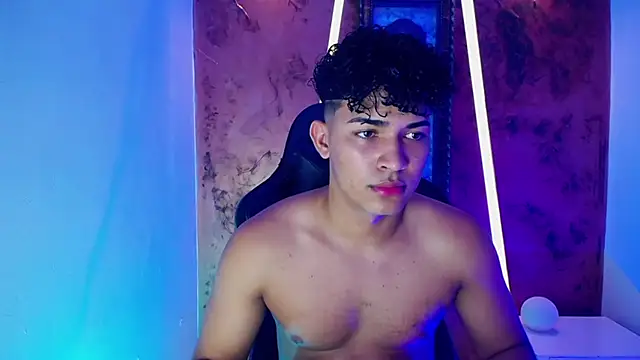 jamescurli  online show from 01-28-25, 07:43