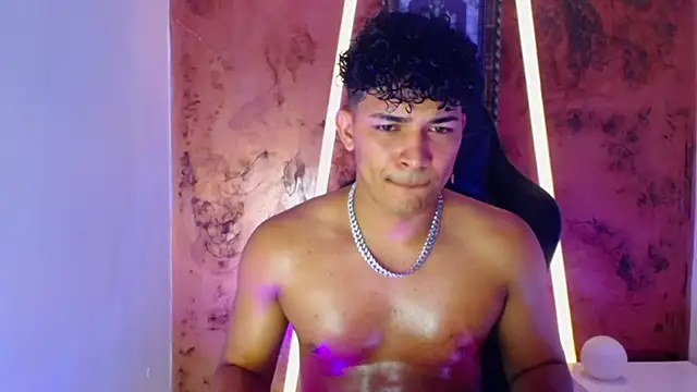 jamescurli  online show from 01-31-25, 08:11